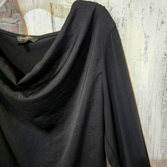 Banana Republic Women's Blouse Size Medium Black Cascading Neckline Long Sleeves - Picture 4 of 12